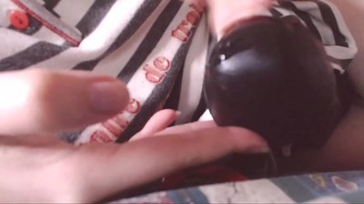 Toma esta gran polla negra en tu boca pequeña esclava