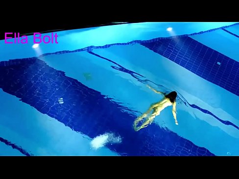 ❤️ No puedo dejar de mirar, joven rubia pillada nadando desnuda en la piscina del complejo ELLA BOLT ❌ Porno fb en es.xxxtun.ru ❌️